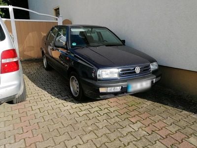 Gebraucht VW Vento 90 PS (66 kW) 1995 Blau Limousine