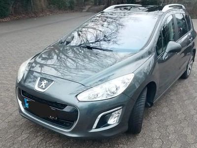 Grau Gebraucht 2013 Peugeot 308 SW Kombi | 4.600 €