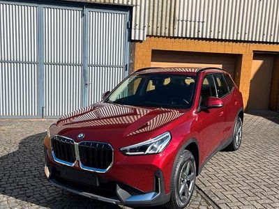 Neu BMW X1 136 PS (100 kW) 2026 Rot SUV