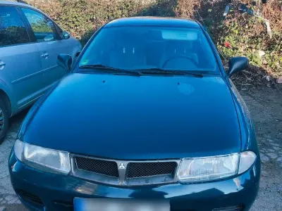Usata Mitsubishi Carisma 100 CV (73 kW) 1997 Verde Berlina