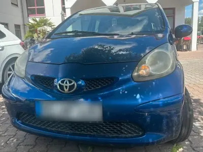 Gebraucht Toyota Aygo 64 PS (47 kW) 2008 Blau Kleinwagen