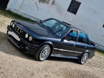 Gebraucht BMW 325 170 PS (125 kW) 1989 Schwarz Limousine