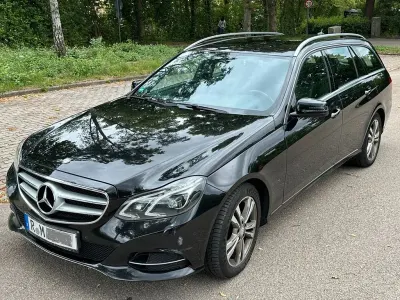 Gebraucht Mercedes E220 Avantgarde 170 PS (125 kW) 2015 Schwarz Kombi