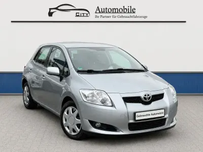 Gebraucht Toyota Auris Life 90 PS (66 kW) 2009 Silber Kleinwagen