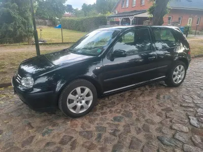 Gebraucht VW Golf 101 PS (74 kW) 2004 Schwarz Coupé