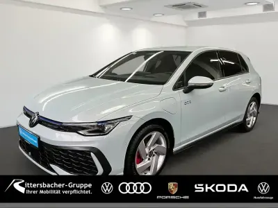 Gebraucht VW Golf VIII GTE 177 PS (130 kW) 2025 Crystal ice blue metallic Limousine