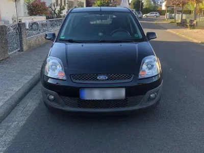 Gebraucht Ford Fiesta 69 PS (50 kW) 2006 Schwarz Kleinwagen