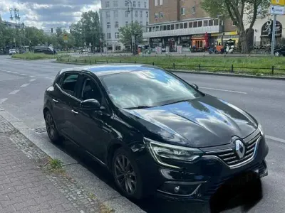 Używany Renault Mégane 125 KM (91 kW) 2019 Czarny Sedan/Limuzyna