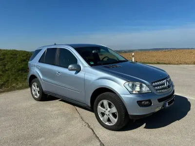 Gebraucht Mercedes ML320 224 PS (164 kW) 2008 Blau SUV
