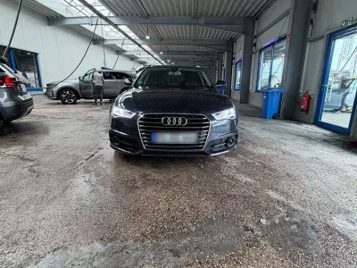 Gebraucht Audi A6 Ambiente 218 PS (160 kW) 2018 Blau Kombi