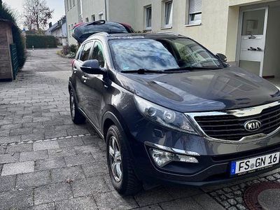 Grau Gebraucht 2014 Kia Sportage Spirit SUV | 10.500 € (Fairer Preis)