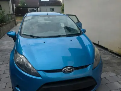 Gebraucht Ford Fiesta 70 PS (51 kW) 2010 Blau Kleinwagen