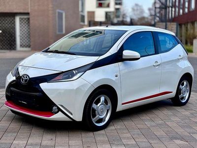 Gebraucht Toyota Aygo X-play 69 PS (50 kW) 2014 Weiß Kleinwagen