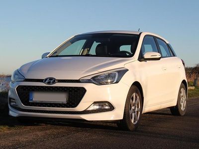 Gebraucht Hyundai i20 Active 75 PS (55 kW) 2016 Weiß Kleinwagen