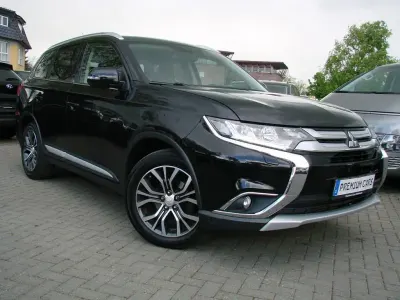 Begagnad Mitsubishi Outlander 150 HK (110 kW) 2016 Svart SUV