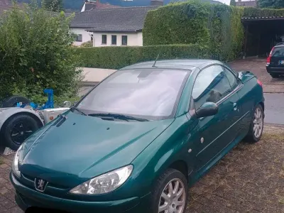 Gebraucht Peugeot 206 CC 109 PS (80 kW) 2003 Grün Cabrio