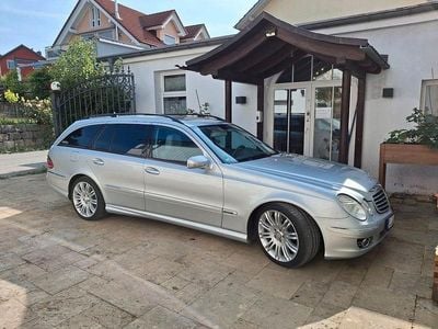 Usata Mercedes E500 Avantgarde 387 CV (284 kW) 2006 Argento Berlina
