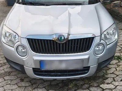 Gebraucht Skoda Yeti Ambition 110 PS (80 kW) 2013 Silber SUV