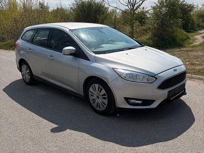 Gebraucht Ford Focus 95 PS (69 kW) 2015 Silber Limousine
