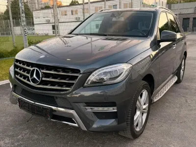 Gebraucht Mercedes ML350 AMG line 258 PS (189 kW) 2012 Blau SUV
