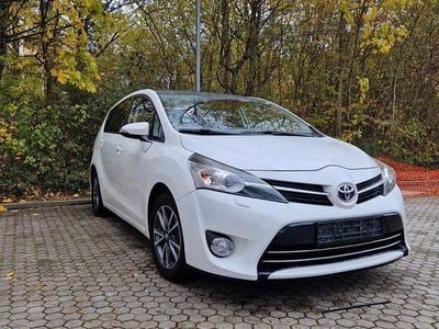 Gebraucht Toyota Verso Skyview Edition 111 PS (81 kW) 2014 Weiß Van / Kleinbus