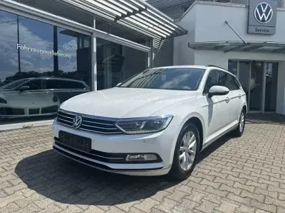 Gebraucht VW Passat 190 PS (139 kW) 2019 Pure white Kombi