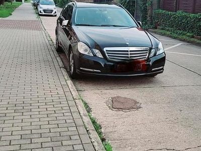 Gebraucht Mercedes E250 204 PS (150 kW) 2012 Schwarz Kombi