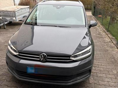Gebraucht VW Touran Move 150 PS (110 kW) 2024 Grau Van / Kleinbus