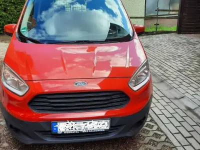 Używany Ford Transit 101 KM (74 kW) 2015 Czerwony Van