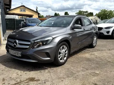 Usata Mercedes GLA200 156 CV (114 kW) 2014 Grigio SUV