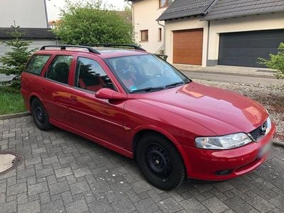 Second-hand Opel Vectra 125 CP (91 kW) 2001 Roșu Break