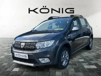 Usata Dacia Sandero Celebration 90 CV (66 kW) 2018 Grigio Berlina