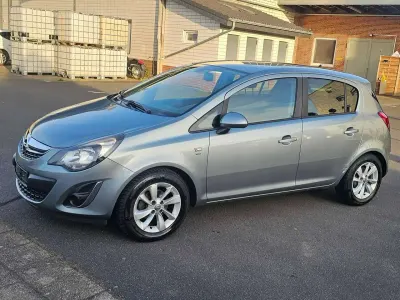 Gebraucht Opel Corsa 86 PS (63 kW) 2014 Silbersee/perl silber (m2) Kleinwagen