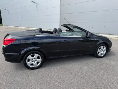 Gebraucht Opel Astra Edition 116 PS (85 kW) 2008 Schwarz Cabrio