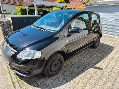 Gebraucht VW Fox 54 PS (39 kW) 2008 Schwarz Kleinwagen
