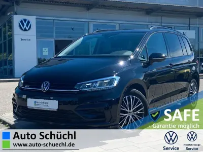Gebraucht VW Touran Highline 150 PS (110 kW) 2023 Deep black perleffekt Van / Kleinbus
