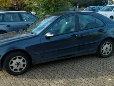 Gebraucht Mercedes C220 150 PS (110 kW) 2004 Limousine