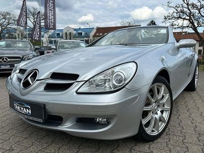 Second-hand Mercedes SLK200 163 CP (119 kW) 2007 Argintiu Cabrio