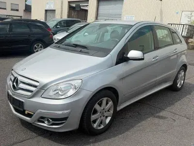 Gebraucht Mercedes B200 136 PS (100 kW) 2008 Silber Van / Kleinbus