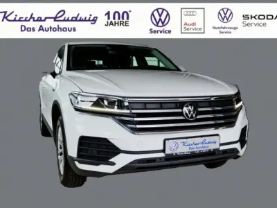 Gebraucht VW Touareg 231 PS (169 kW) 2022 Pure white SUV