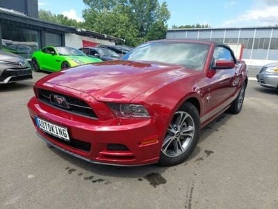 gebraucht Ford Mustang 3,7l Rot 2013 Schick Geräumig