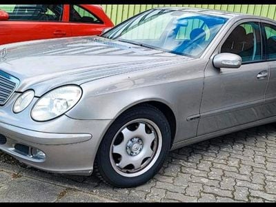 Mercedes E200