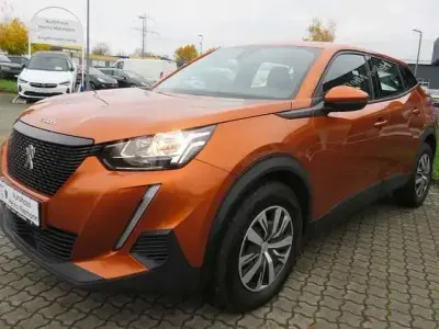 Gebraucht Peugeot 2008 Active 101 PS (74 kW) 2021 Orange fusion metallic SUV