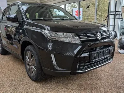 Neu Suzuki Vitara Comfort 129 PS (94 kW) 2025 Schwarz SUV
