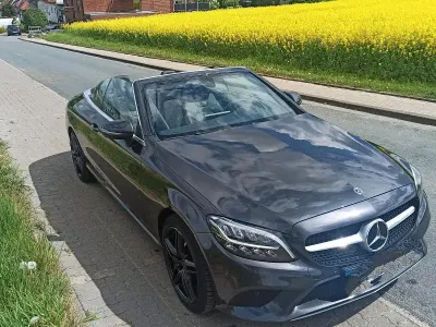 Gebraucht Mercedes C180 156 PS (114 kW) 2019 Schwarz Cabrio