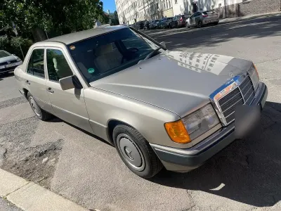 Gebraucht Mercedes 230 132 PS (97 kW) 1990 Gold Limousine