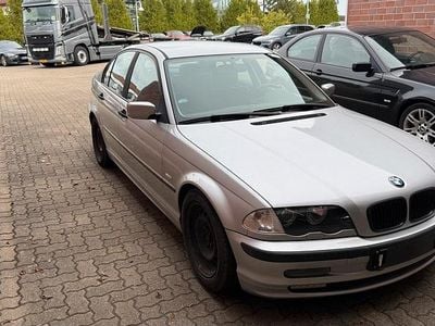 Silber Gebraucht 1999 BMW 316 Limousine | 1.500 €