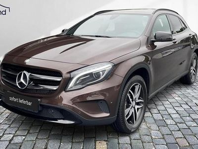 Usata Mercedes GLA180 Urban 122 CV (89 kW) 2016 Marrone SUV