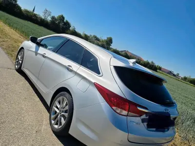 Gebraucht Hyundai i40 Premium 136 PS (100 kW) 2014 Silber Kombi