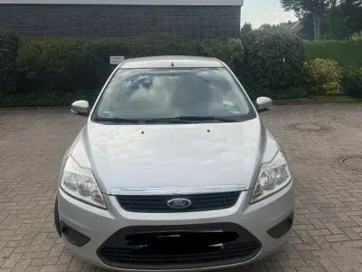 Gebraucht Ford Focus 109 PS (80 kW) 2008 Silber Limousine